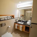 Ξενοδοχείο Lind 4*