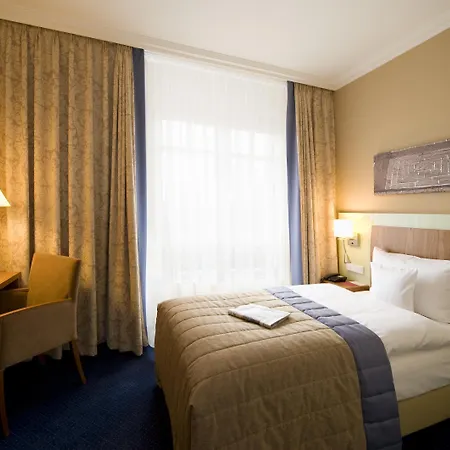 Hotel Lind 4*