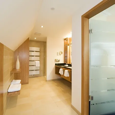 Hotel Lind 4*